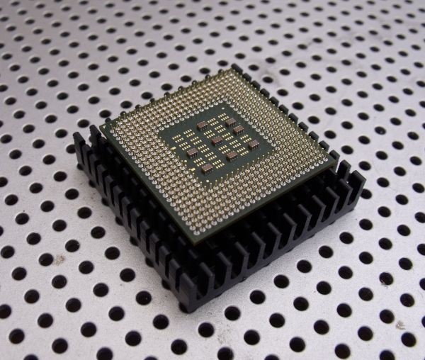 micro_chip_computer_circuit_technology_board_processor_digital_microchip-1153979