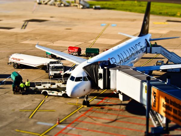 airport_aircraft_departure_travel_fly_airliner_gangway_airbus-667881