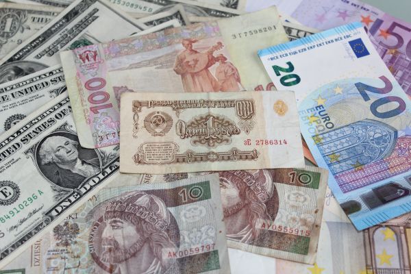 ruble_money_bills_currency_symbol-1038249