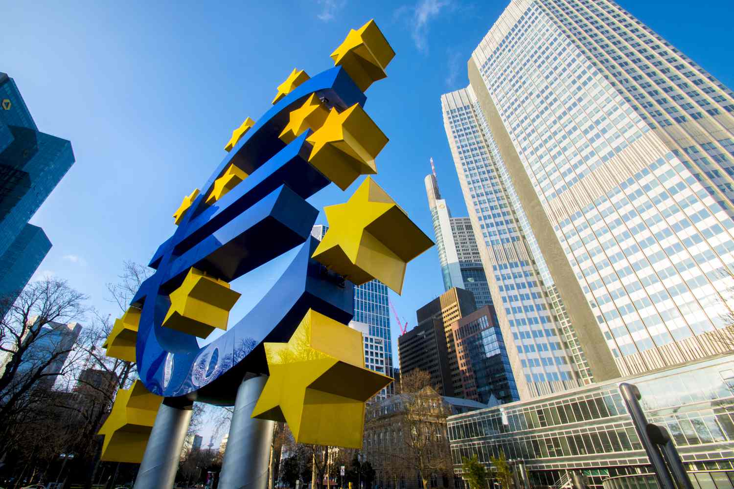 euro-sign-sculpture-the-european-central-bank-is-the-central-bank-for-the-euro-and-administers-monetary-policy-of-the-eurozone--the-headquarter-is-in-frankfurt--germany-14-march-2018-958299412-5b704a8046e0fb005